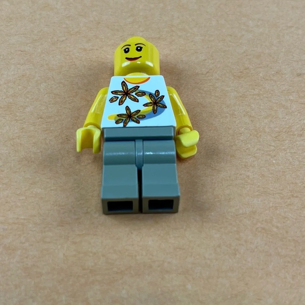 LEGO Girl Female Classic Town Minifigure Smiling Face Flower Top 2”